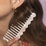 FLOWER COMB in Pearl - Image 5