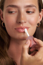 Plump & Glow Lip Jelly in Miel - Image 11