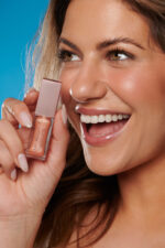 Plump & Glow Lip Jelly in Glacé Peach - Image 8